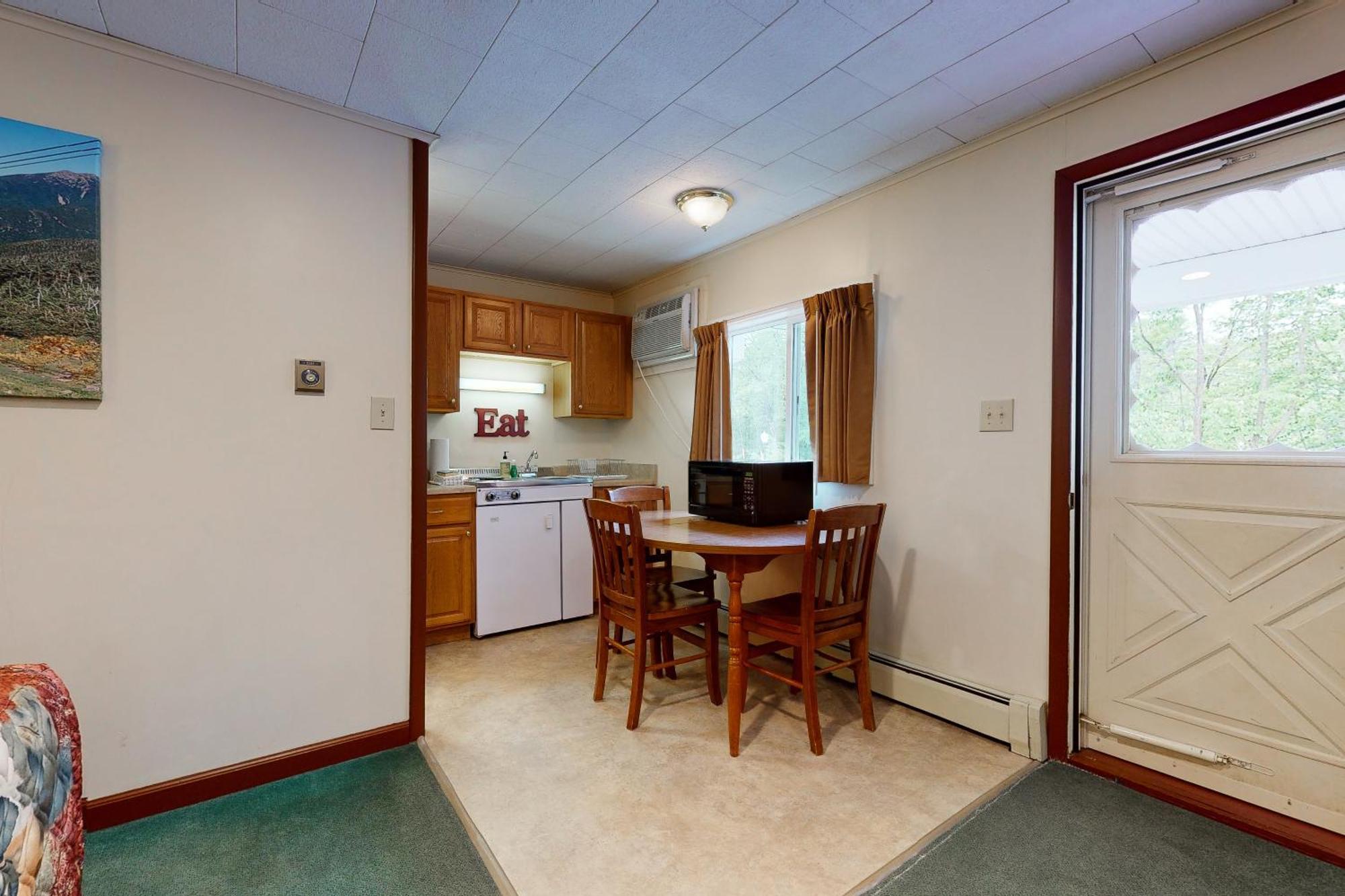 Riverbank Motel And Cabins Managed By Vacasa Lincoln Room photo
