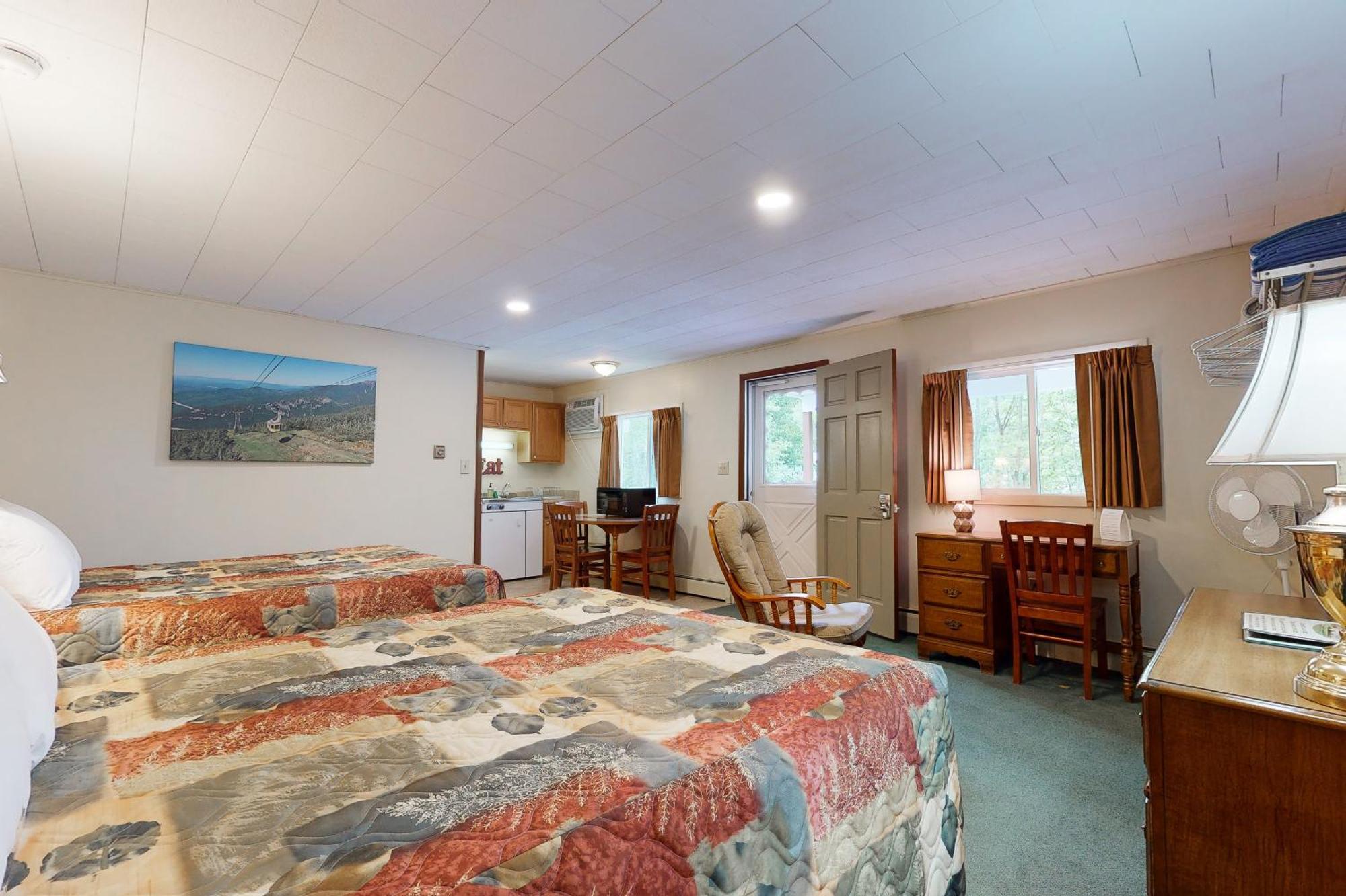 Riverbank Motel And Cabins Managed By Vacasa Lincoln Room photo